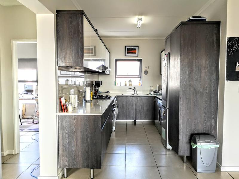 To Let 2 Bedroom Property for Rent in Sandown Western Cape